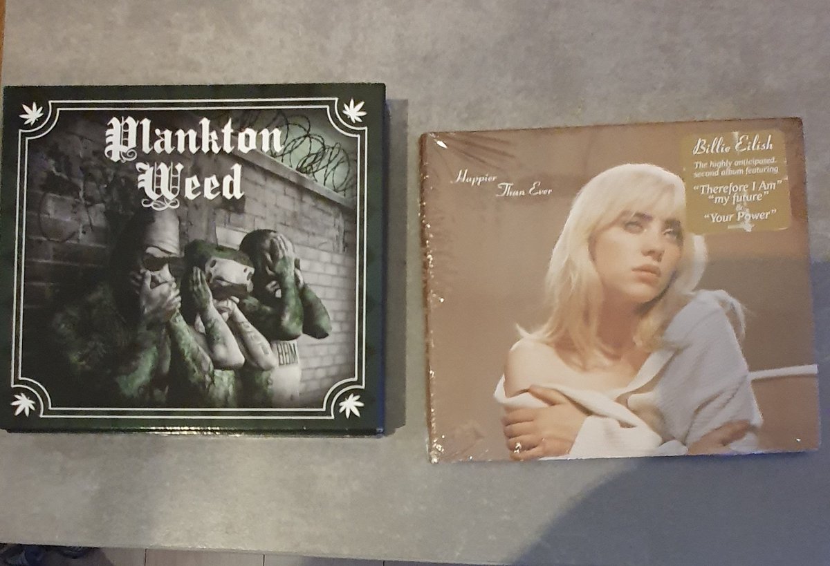 derjulienscock's tweet photo. Links oder Rechts?

#BillieEilish
#Sundiego 
#spongebozz 
#happierthanever
#planktonweed https://t.co/OBcq1O0Bvv