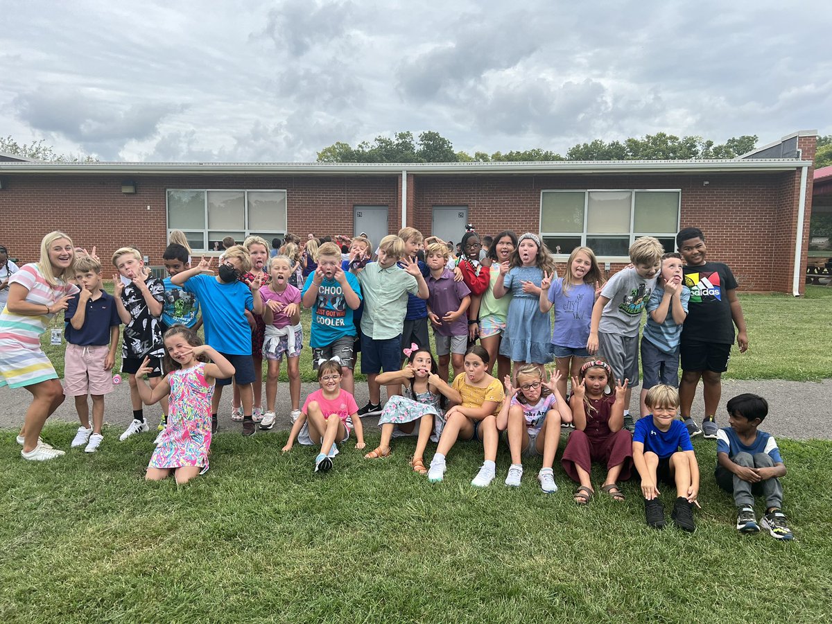 It sure was a GREAT day in 3rd grade at Potter Gray! ❤️✏️ Looking forward to this year with these sweet kiddos!