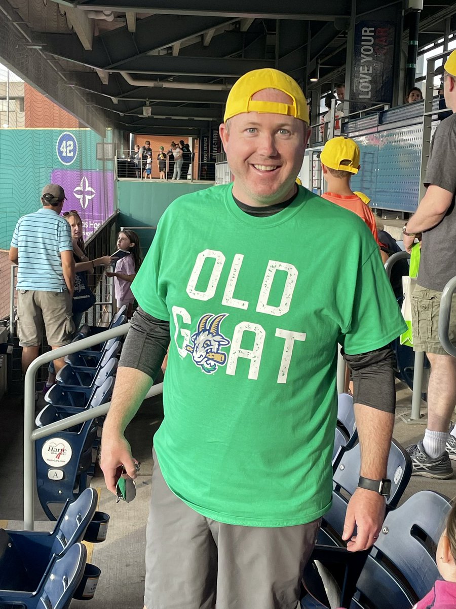 SassyKat_13's tweet photo. New shirt - who dis? #nogoatsnoglory @GoYardGoats https://t.co/JMlwMvfGCW