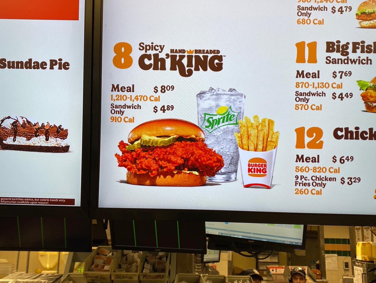 magnus_surtsson's tweet photo. @BurgerKing you call this the new and improved #ChKing sandwich? This is tiny and disgusting! And looks nothing like the advertisement! #BurgerKing #FalseAdvertisement https://t.co/nYLmpG1Ejq