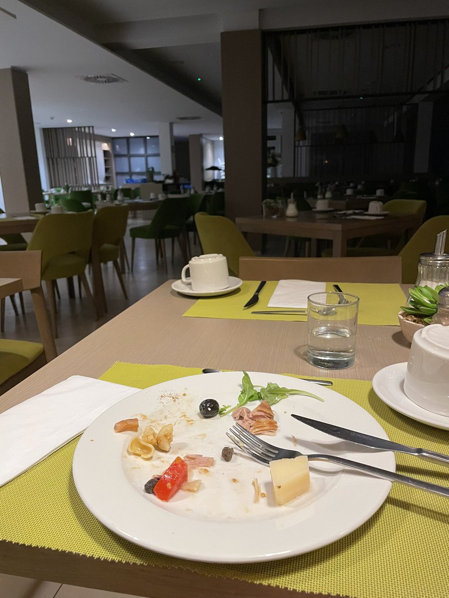 Deilig med «late arrival»-middag, halvpensjon på et Mallorca, incl. strømrasjonering 🌡😋😰30C