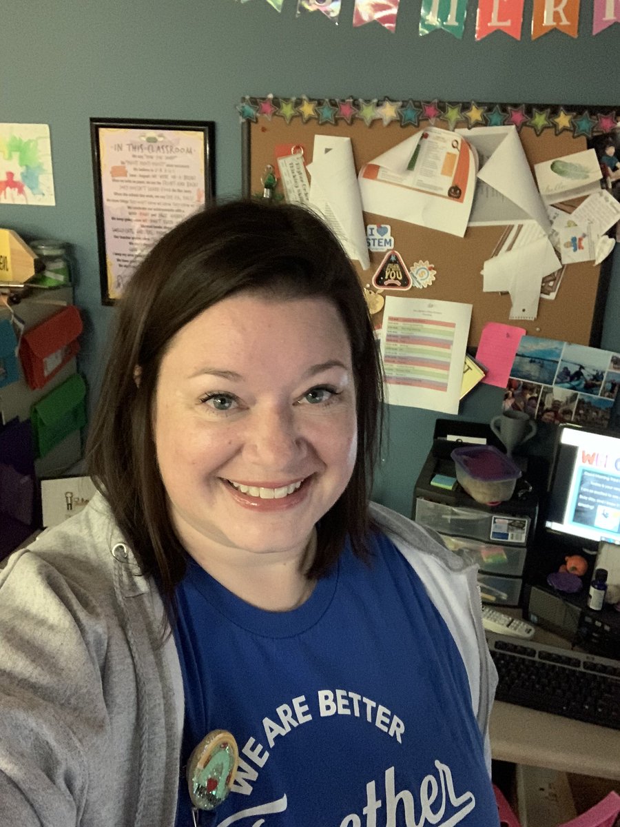 CandiceH2002's tweet photo. Year 4! #wearedb #thirdgraderocks #firstdayofschool https://t.co/DiCoTdq2VV