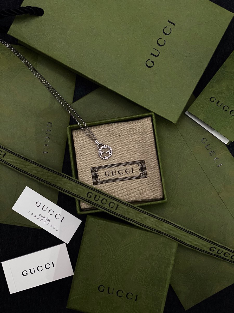 wgdbfns's tweet image. A gift for my best friend