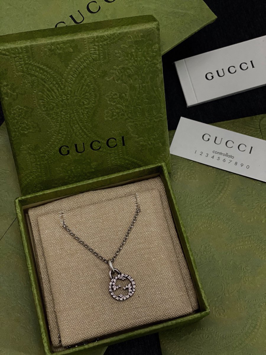 wgdbfns's tweet image. A gift for my best friend