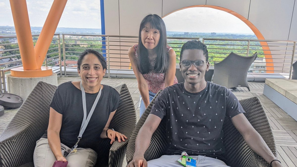 AlenghatLab's tweet photo. Thanks Sekani for spending the summer in our lab, and congrats on an excellent presentation!! #FutureIsBright https://t.co/upDzgIf4L5