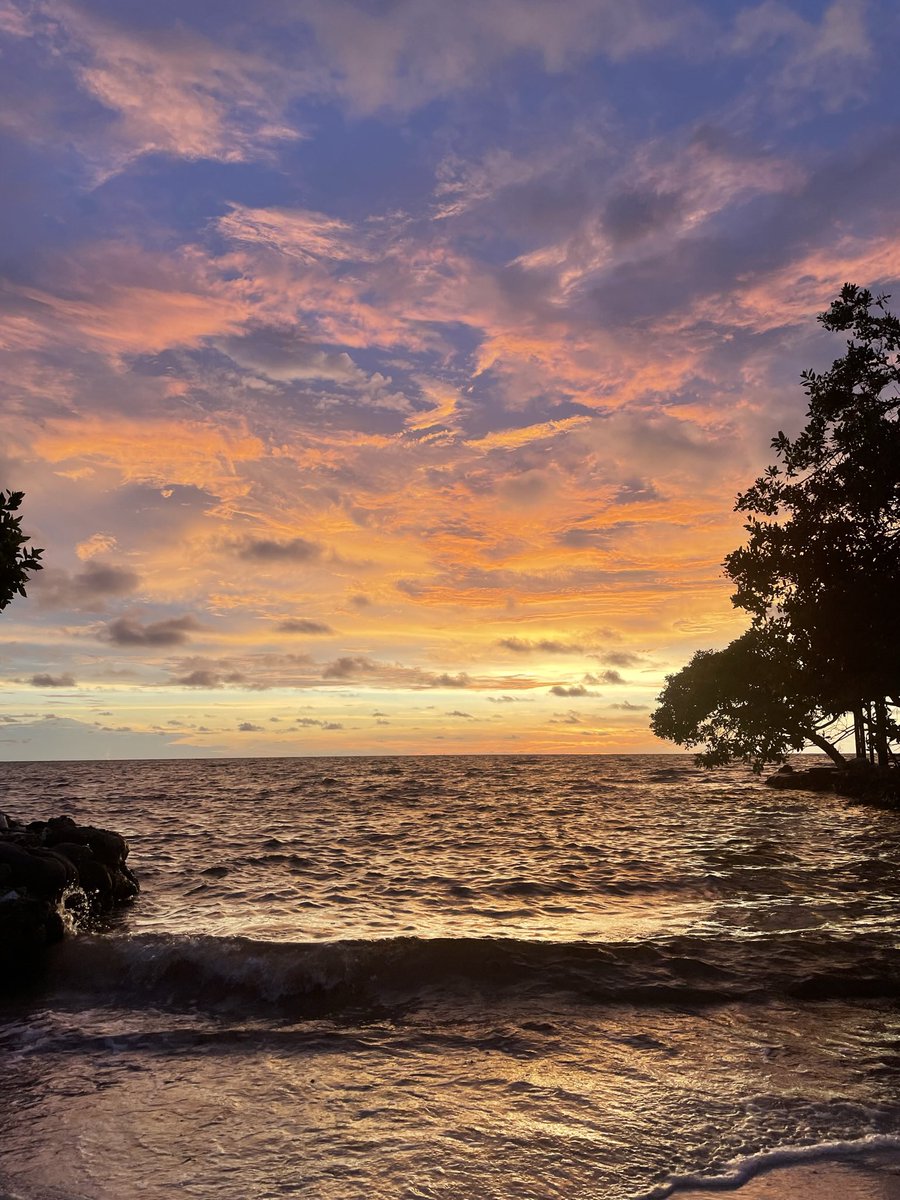 SiClancy's tweet photo. Adios Colombia, you wonderful country full of amazing people, great food, &amp; crazy drivers! A magic three weeks of edgy cities, deserted desert islands, mad tropical storms, the best restaurant ever, stunning street art &amp; amazing company. Shoutout to Cali: what a place #garyjohn https://t.co/b0ysHfHQ6R