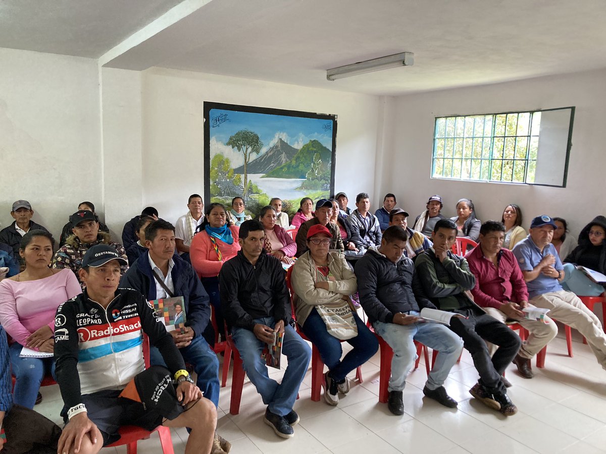 VisnuPosada's tweet photo. Este fin de semana el dir de la @CAMHUILA @Camilo_AgudeloP dejó esperando al campesinado de la parte alta de San Agustín que quiere constituir una ZRC. En el @HuilaGob tenemos grave problema de Parques Regionales declarados sobre comunidades campesinas a quienes se les limita 🧵 https://t.co/gNecKsg48C
