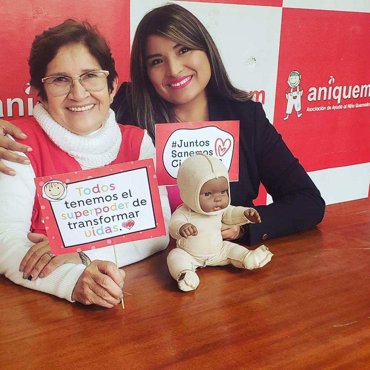 "Todos tenemos el super poder de transformar vidas". Los niños de <a href="/Aniquem/">Aniquem</a> nos necesitan. 🥰 No se pierdan este viernes a las 5:00 pm por Fuego TV, la entrevista a Juany Burga, representante de la Asociación de Ayuda al Niño Quemado.