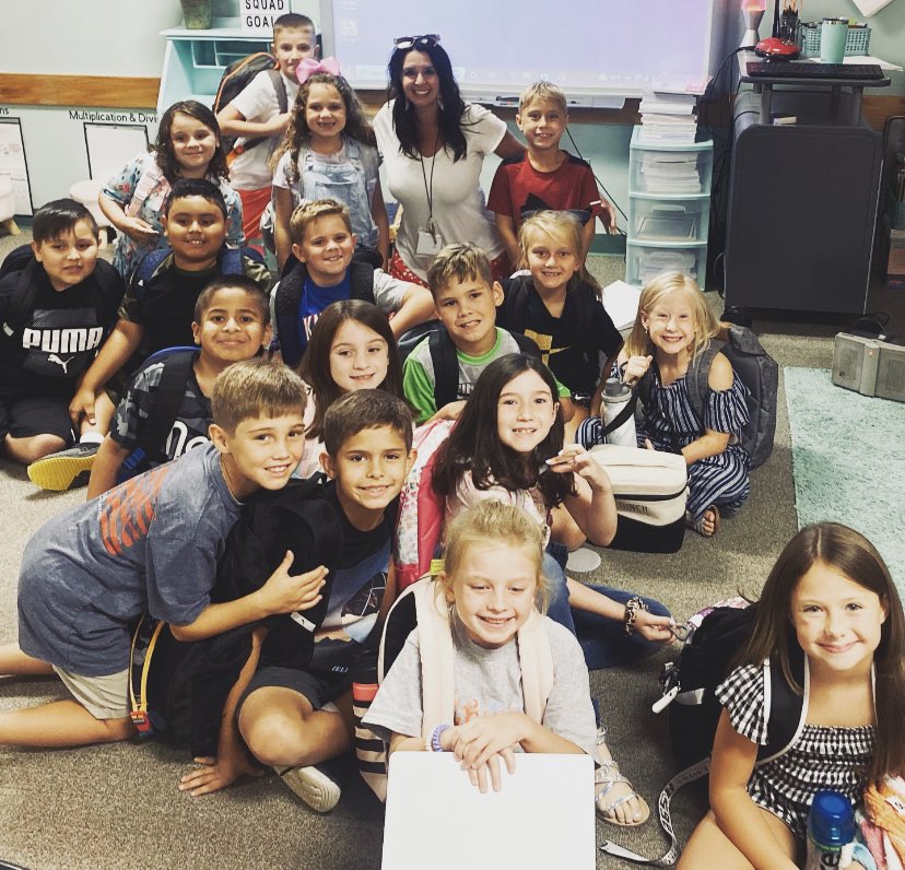 aesbinford's tweet image. Our doors opened this morning!
We were ready to welcome and serve 719 families!!
What an amazing day with halls filled with starlight smiles and huge hugs. 
Happy school year to all the children in the world 🌎 #aes3rd #AESmakeyourmark @granburyisd @ActonElementary