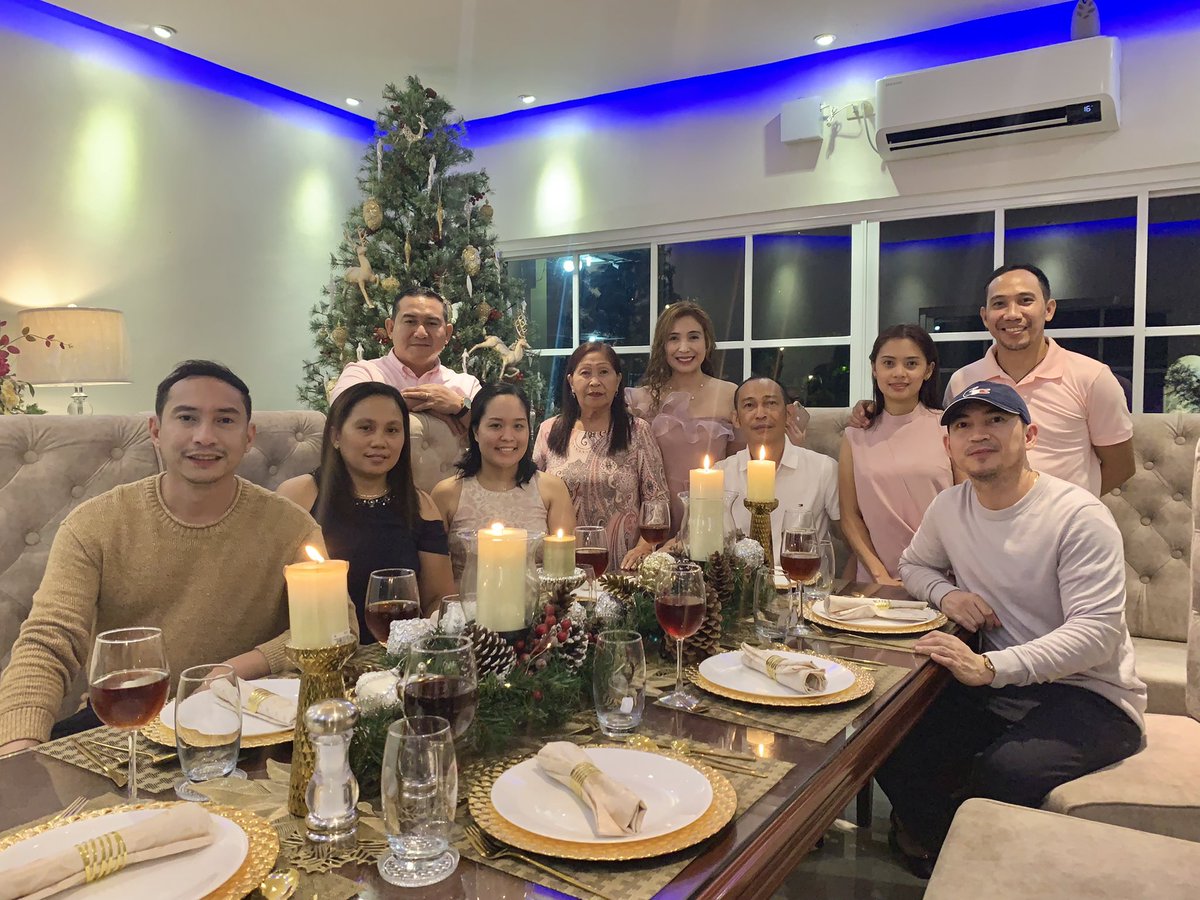 lopez_felmar's tweet photo. New Year’s eve with family. 
#new_year_2022 #pagadian_city https://t.co/xL9D1uzSk8
