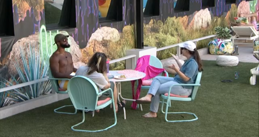 BBLiveUpdaters's tweet photo. #BB24
Terrance living his best #ink182 life in he kichen
General chit chat outside with Britt/Monte/Turner
Monte-We have no idea how we're liked right now, we could be adored
Britt would love to meet the ppl (the fans of hers) https://t.co/wOofEsMNbP