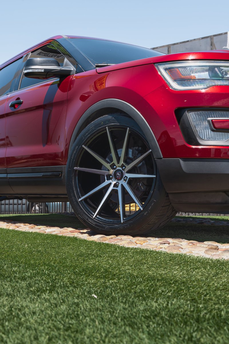 DWWarehouse's tweet photo. Ready to explore the streets or trails with class.
Custom @ford Explorer sitting on @giovannawheels @kokowheels Le-Mans 22x10.5 & wrapped in @nittotire NT420V #perfectfitment
#discountedwheelwarehouse #customwheels #customrims #freeshipping #giovannawheels #nittotires https://t.co/CVnxRx4fMB