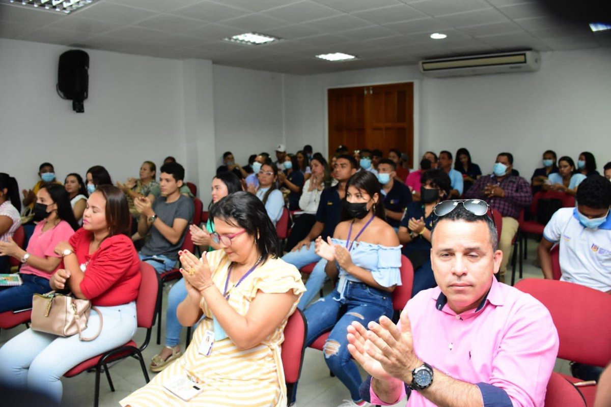 LuisTeteSamper's tweet photo. Hoy socializamos el convenio interadministrativo que beneficiará a 268 estudiantes cienagueros del @infotephvg. Les garantizaremos los costos de inscripción, matrícula, derechos de grado y pruebas saber para el primer y segundo periodo del 2022. #CiénagaEstáAvanzando. https://t.co/Qz1sLXBSMg