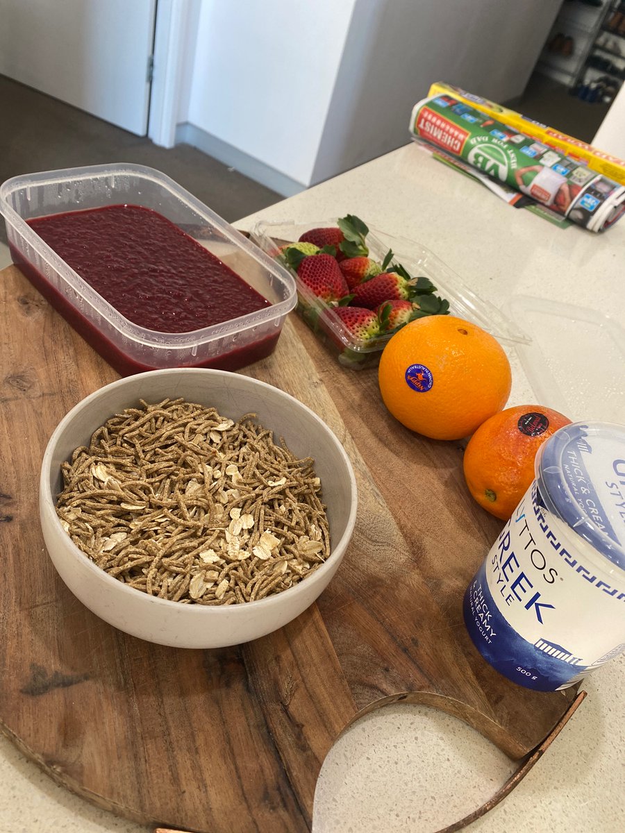 PatUOW's tweet photo. Pro Tip for “Operation More Crunch and Sip”, use some cheeky tasty compliments for your fruit to make it more enticing! #MARK320 https://t.co/uwoApL2CeM