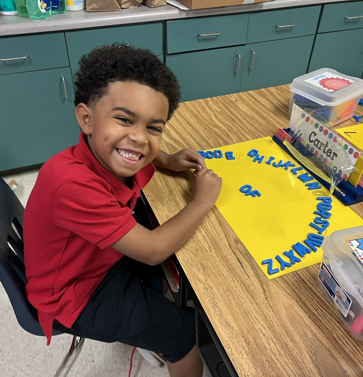 JonesFirstGrade's tweet photo. Having fun while practicing our Red Words! @HutchensElem #ourhut https://t.co/oWlY2fU5lP