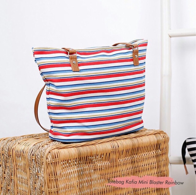 Saya menjual Tote bag kafia mini b... seharga Rp45.000. Dapatkan di Shopee sekarang! shopee.co.id/vincent_tantri… #ShopeeID