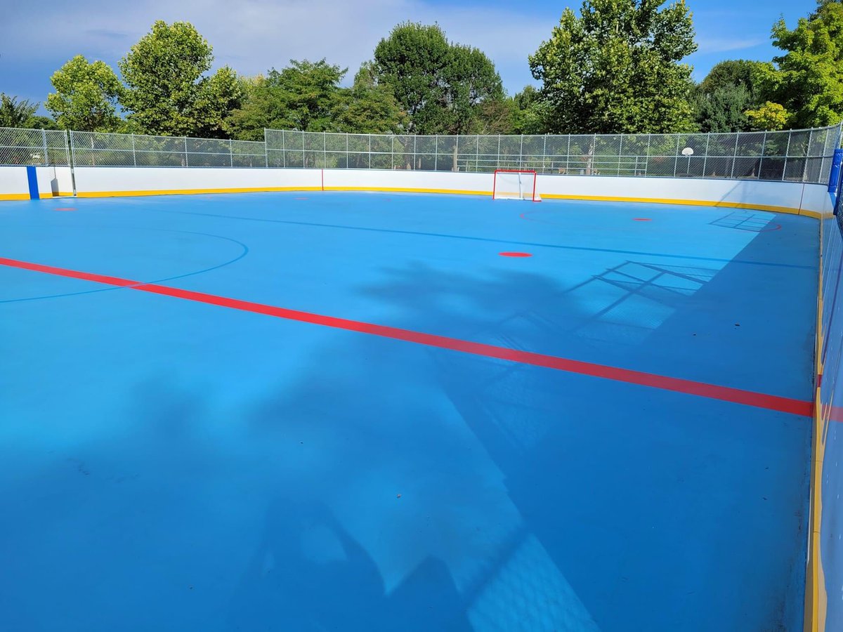 trtaylor57's tweet photo. New roller rink at nearby community park. Lucky us! https://t.co/NZwpVsQm79