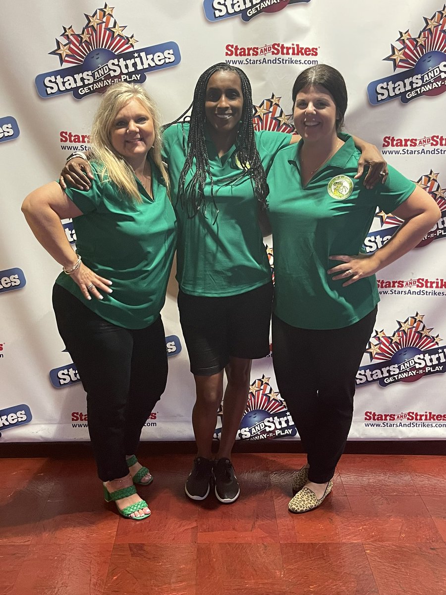 wrodell35's tweet photo. Our powerhouse admin team bringing all of the magic and smiles to our staff today! Behind every great school is great leadership! ππ #DragonPride #WeROdell #GetFiredUp π₯ https://t.co/1eSHJNcsGW