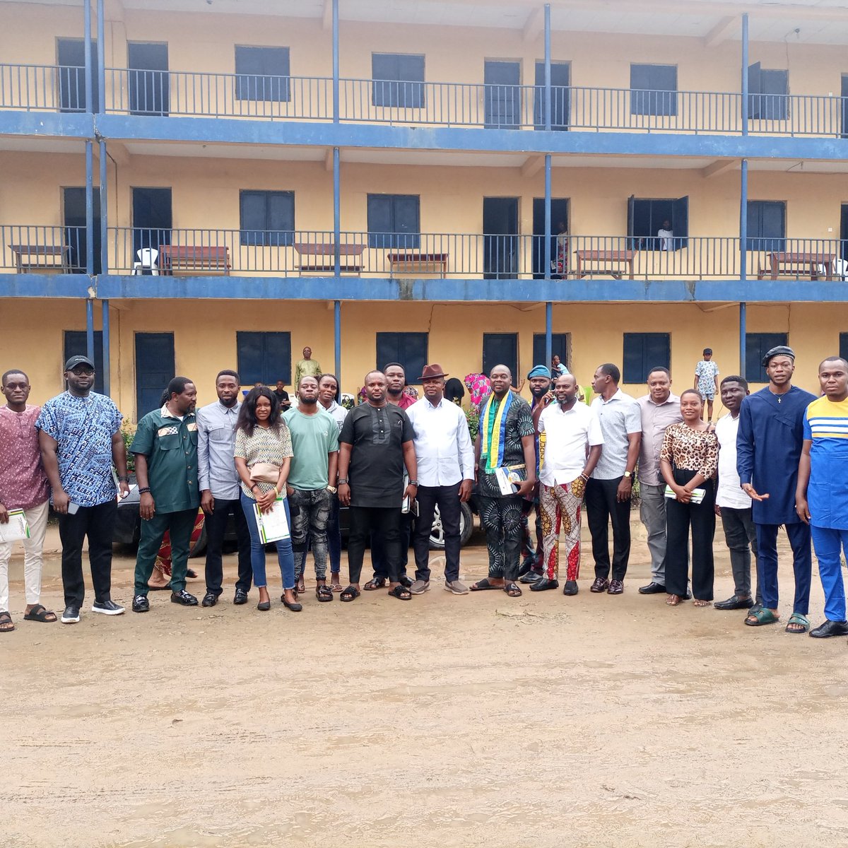 crs_police's tweet photo. NIGERIA POLICE AMBASSADORS CRS AT PSSC POP CEREMONY! https://t.co/IOmYpmS0RA