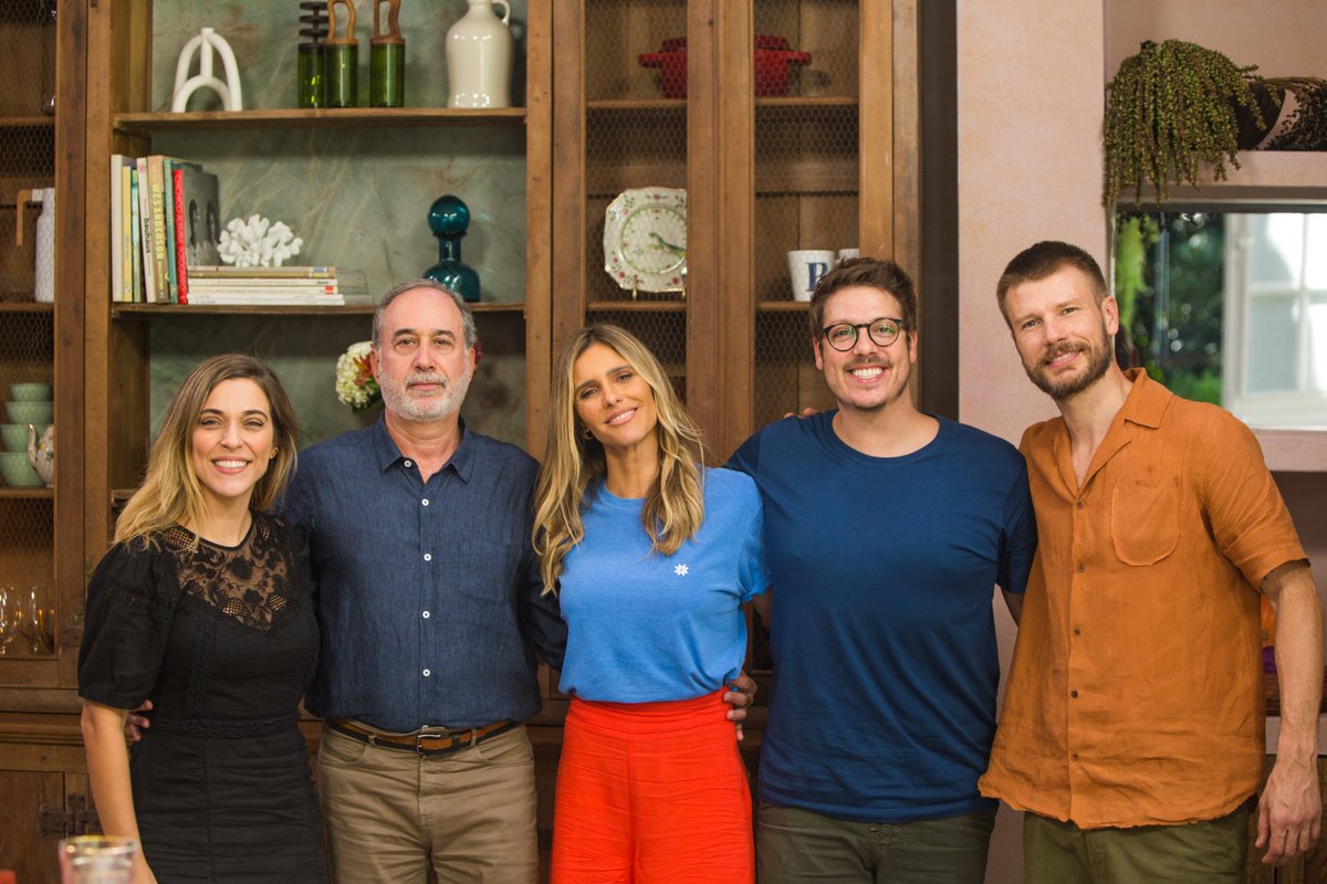 Rodrigo Hilbert e Fernanda Lima recebem Fábio Porchat e Júlia Rabello na estreia da nova temporada do ‘Bem juntinhos’ extra.globo.com/tv-e-lazer/tel…