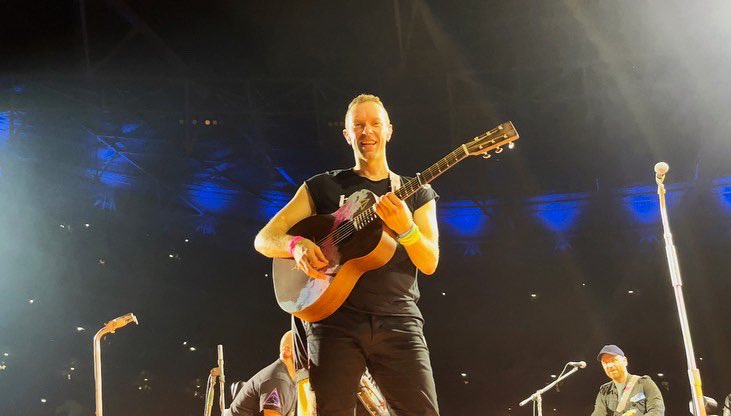 mxmiracles42's tweet photo. Good evening ladies and gentlemen I’m officially retiring from life 😭♥️ #ColdplayWembley https://t.co/mncqE3jX9K