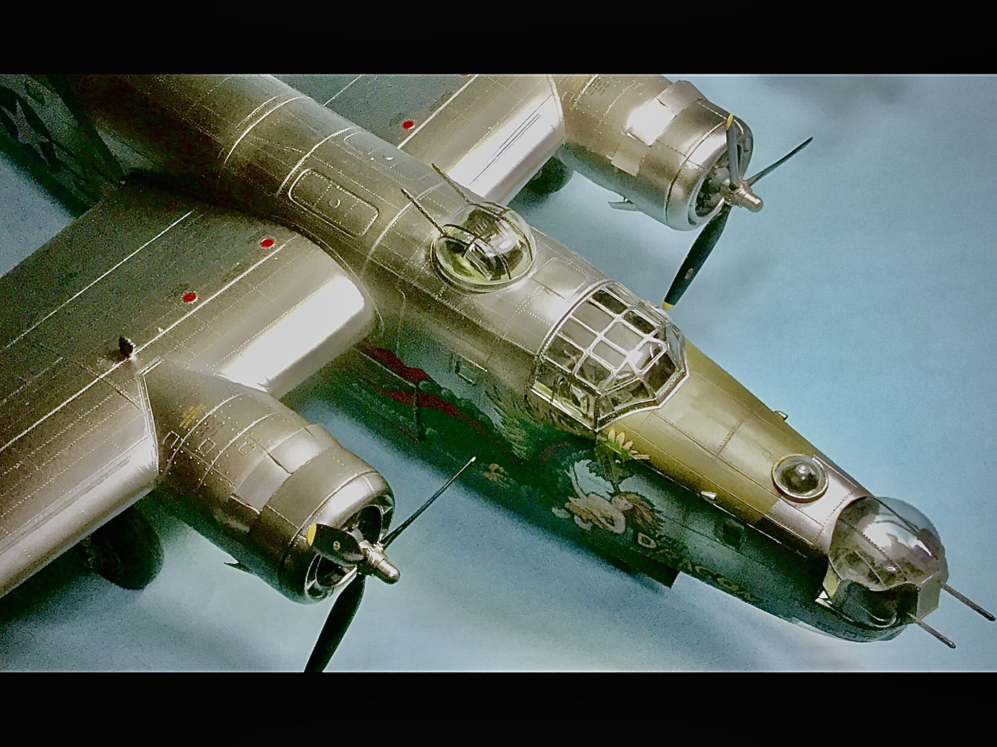 モノグラム1/48 B-24Jリベレーター アメリカ空軍爆撃機 プラモデル完成品 B-24J リベレーター (プラモデル) - ホビーサーチ ミリタリープラモ