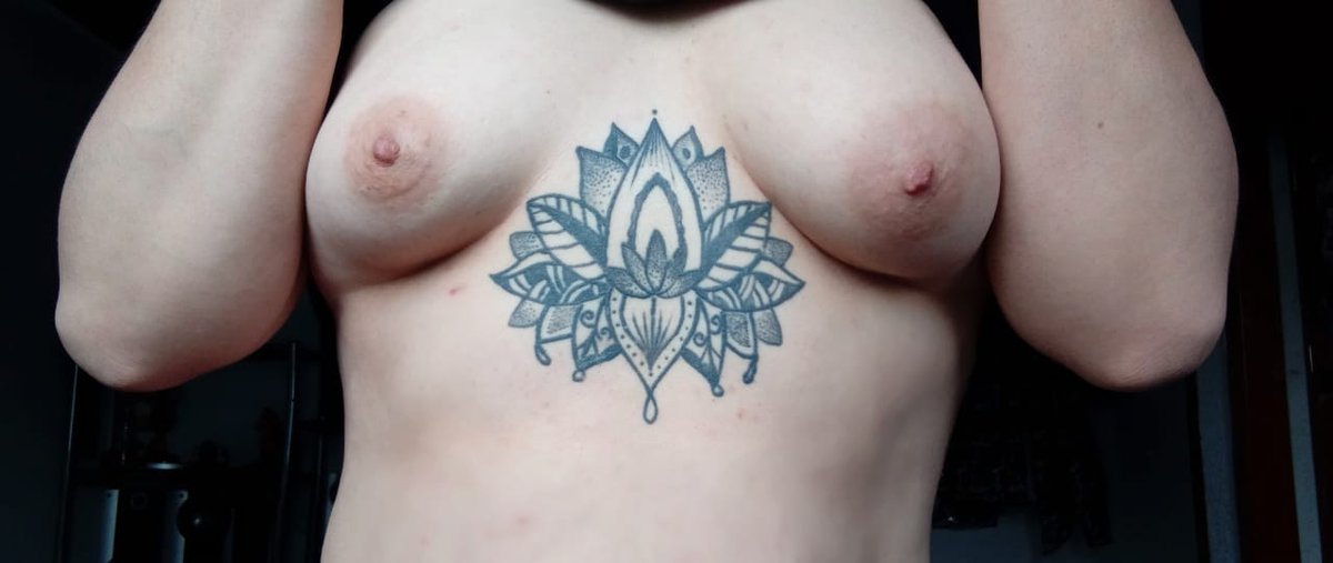 Rica nena de tagged
#TETASYCULONAS #tetascaseras #tetasyculos #tetasgrande #TetasCoquetas #TetasPerversas #TetasParaMorirAhogado