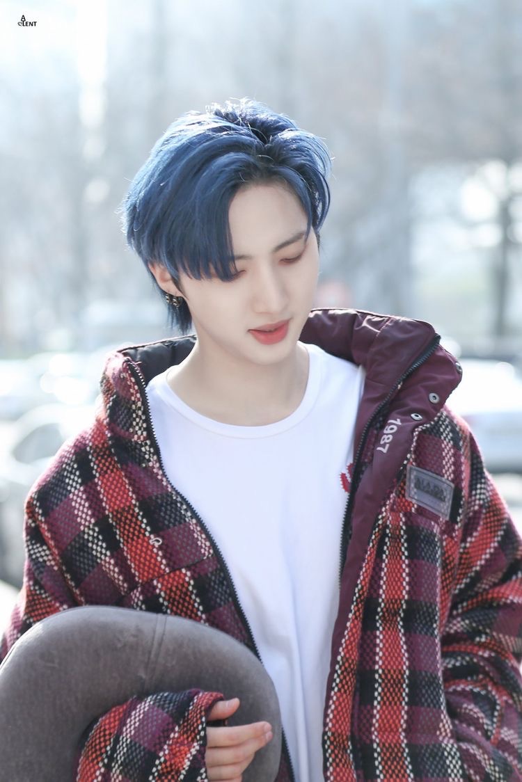 HourlyHuing's tweet photo. #HUI #PENTAGON  | #후이 #펜타곤 https://t.co/tV2gtgj8aM