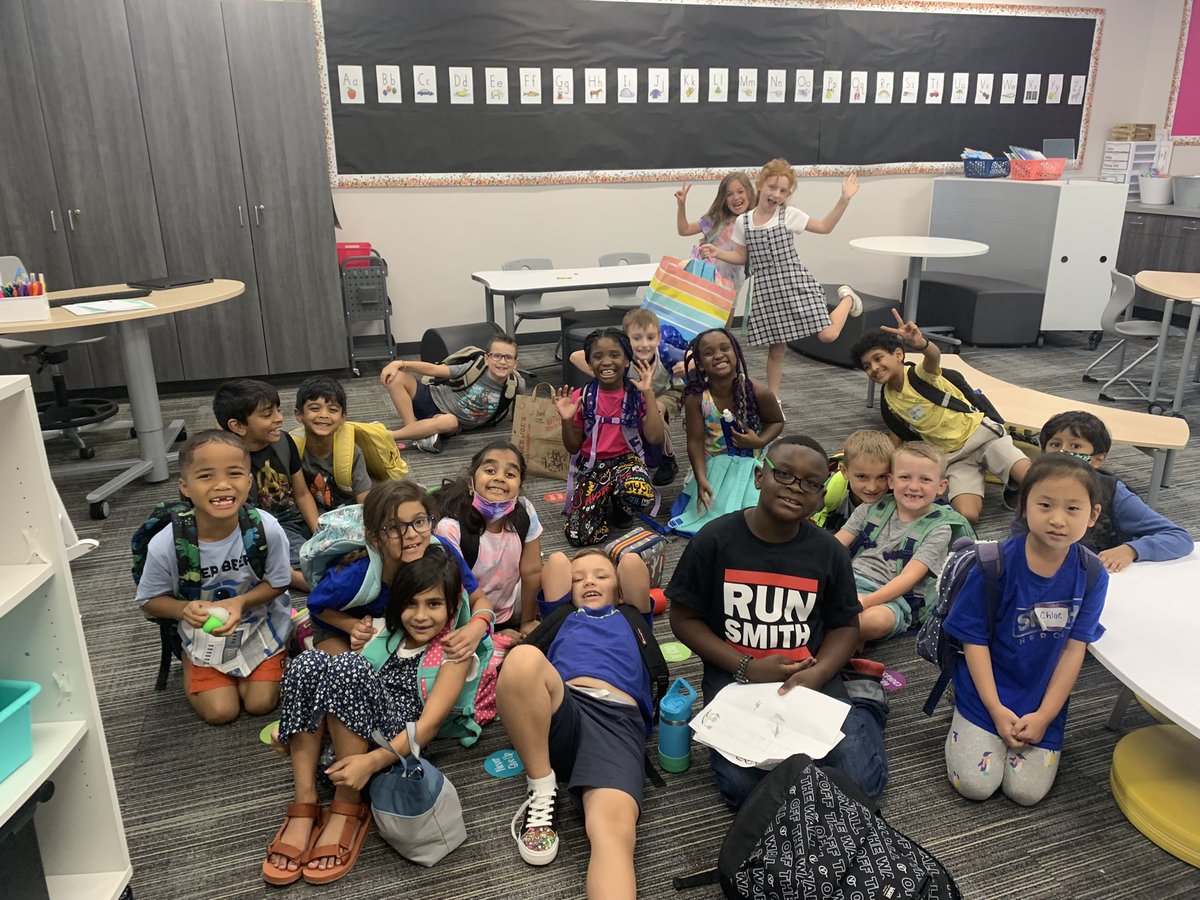 morganahicks's tweet photo. What a great first few days we have had in 2nd grade! We are practicing what reading should look like &amp; sound like, as well as what it looks like to work together in math stations. https://t.co/8iLfWVhW4Q