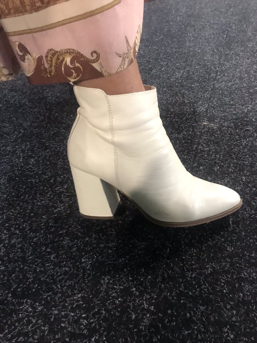 crewmojo's tweet photo. Check out yesterdays shoe mojo …. Bought to you by @crewmojo . See what we did there. Seriously though loving meeting all the amazing people attached to these shoes #ahriinc #shoessofahri https://t.co/hVvXFrBQ5h