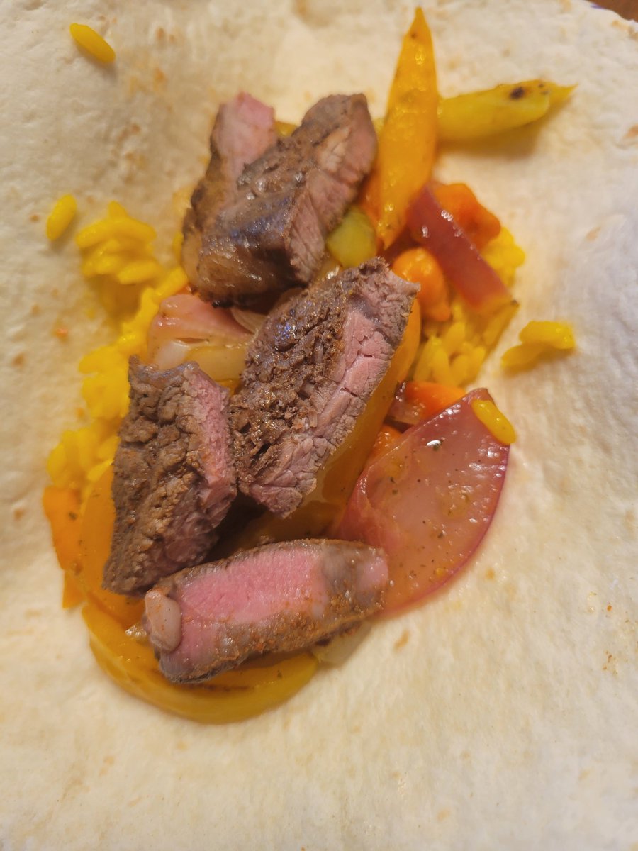 tlacamazatl's tweet photo. #tacosarelife #tacotuesday #pollochipotle #steakislife #comidamexicana #grillporn #burrito https://t.co/MfYkbwdjnR