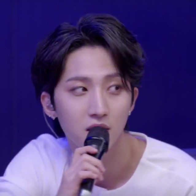HourlyHuing's tweet photo. #HUI #PENTAGON  | #후이 #펜타곤 https://t.co/aJTdG7UgzD