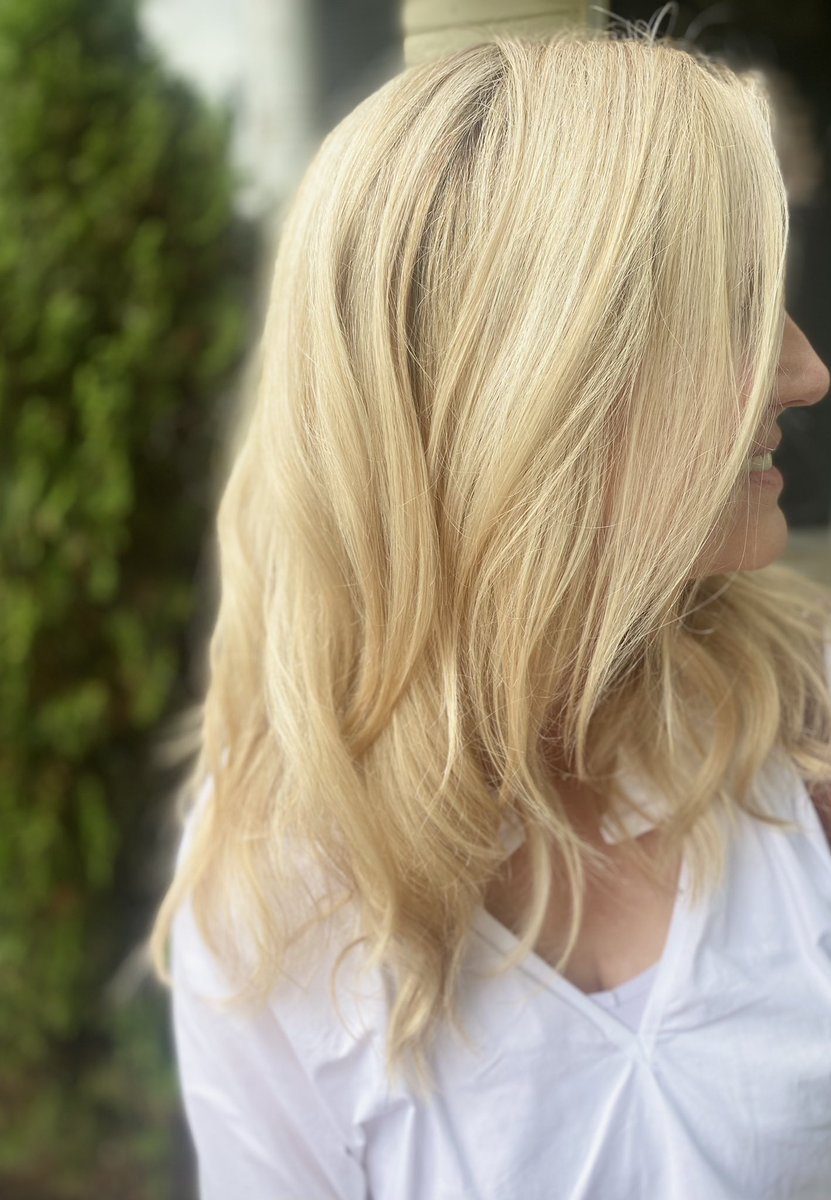 SincerelyMeg_'s tweet photo. Hi friends 💖 I am the owner/stylist of Pearly Haze &amp; Co. I am located at Roots Salon and Boutique in Powell, TN. Starting September 1st I am taking new clients. Please feel free to DM me here, IG or Facebook for appt! Show me this list for 25% off 💖 cannot wait to new you 💋 https://t.co/qXD7zWoGAp