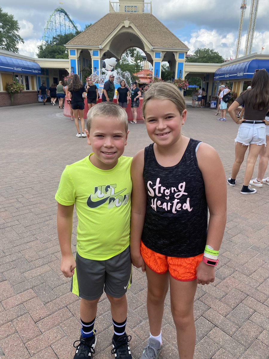 AForbort's tweet photo. Today's destination was Valleyfair, first time for the kids. Disappointed they allow people to pay an additional fee that ultimately allows them to budge in line or a "free pass" to the front of the line. We learned plenty of patience waiting in line. #Family #Dadcation https://t.co/45newms2Pg
