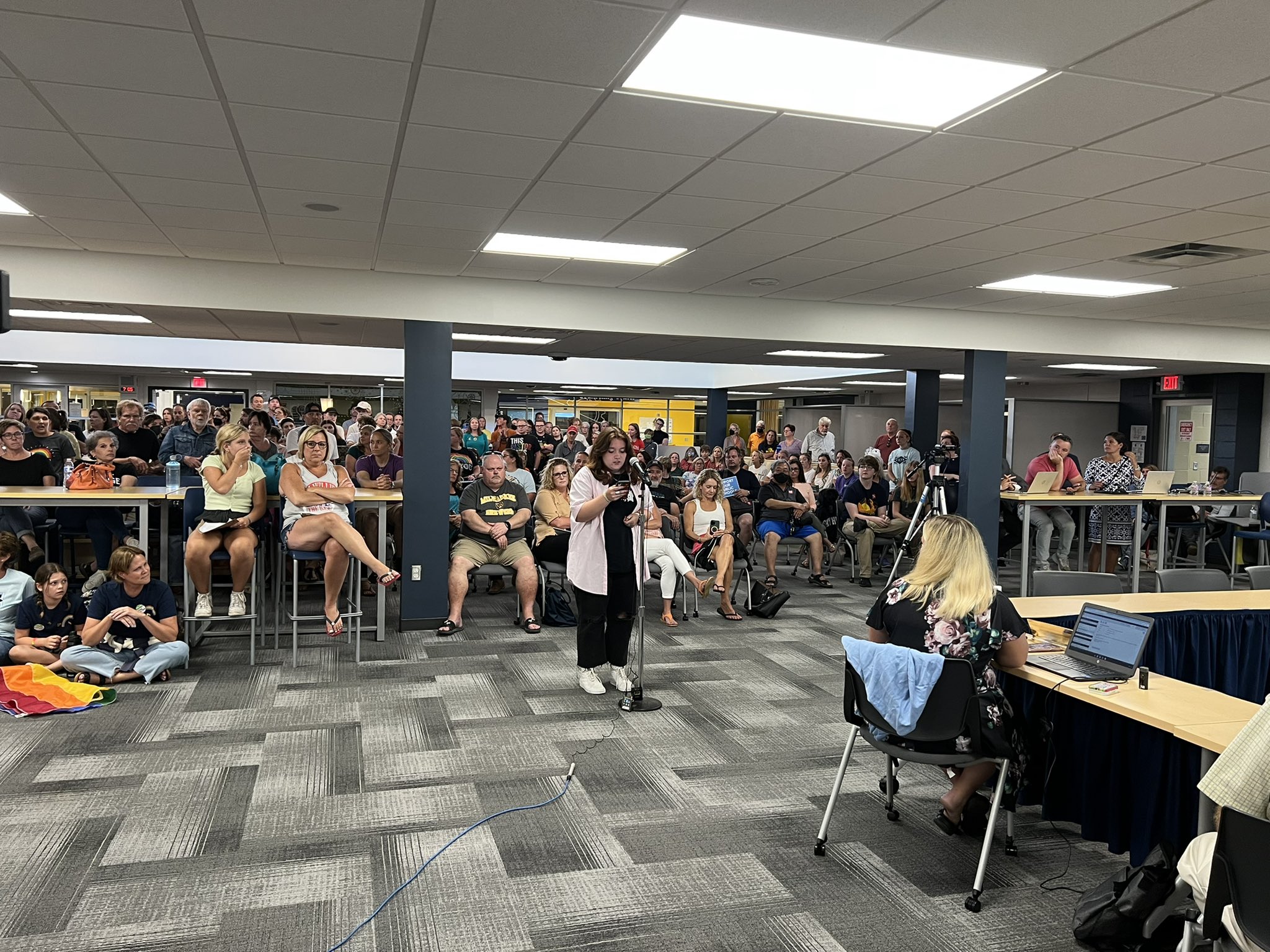 Cassidy Williams on Twitter "NOW The library at Kettle Moraine High