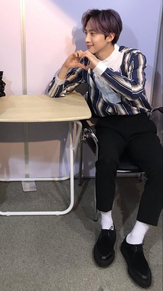 HourlyHuing's tweet photo. #HUI #PENTAGON  | #후이 #펜타곤 https://t.co/K4CRRcyQ0h