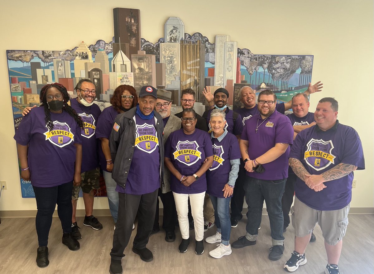 Sam_Williamson's tweet photo. Today, the member bargaining committee representing 1,350 @32BJSEIU security officers in Pittsburgh kicked off their campaign for a fair new contract! United for better wages, benefits & retirement security, we are ready to fight & win! @aclcpgh #SecuringJustice https://t.co/W2C81QVDWV