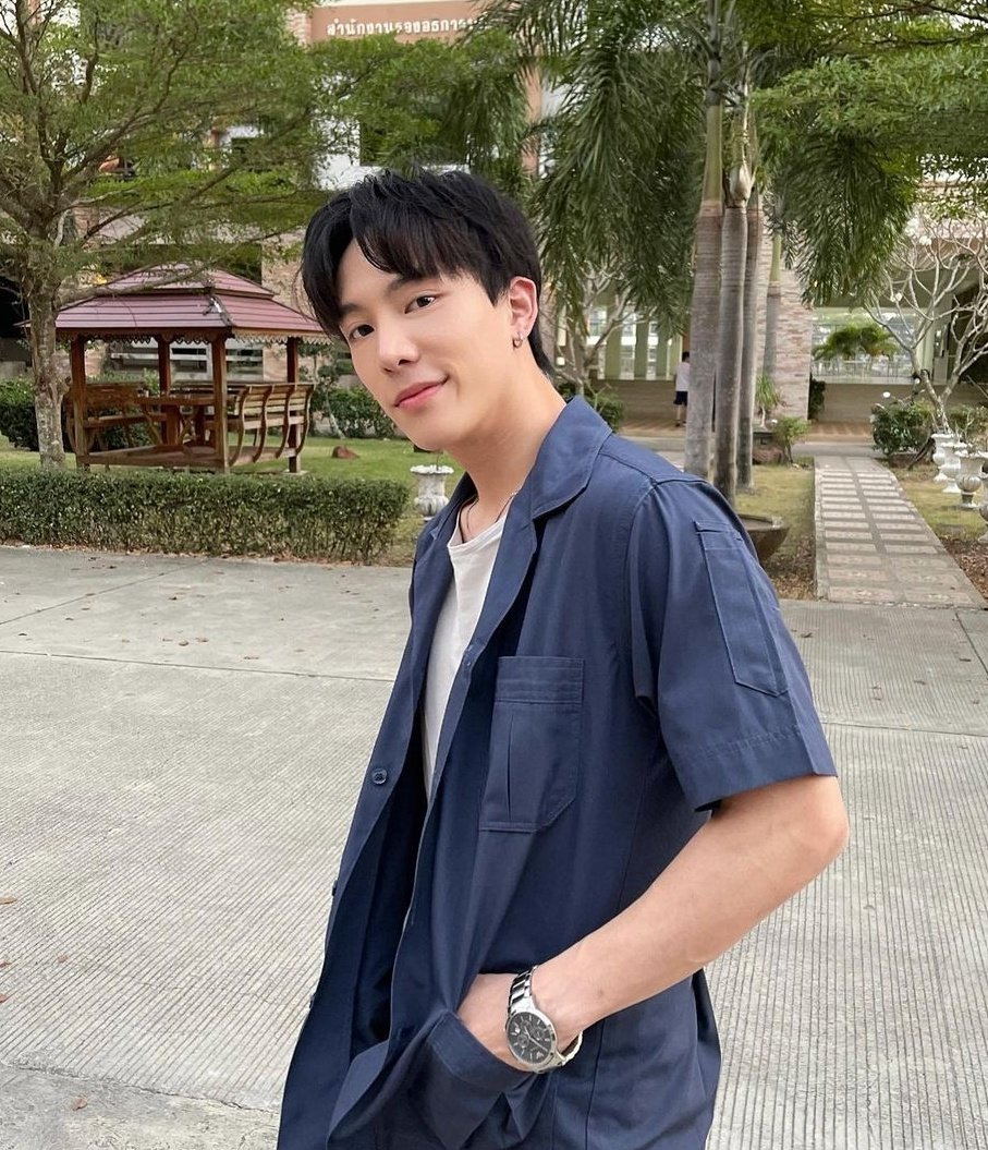 moonlightstarsa's tweet photo. juro pra vcs eu tenho um penhasco enorme por ele 

em todo episódio de love mechanics só penso nele https://t.co/Ee73In9iZs