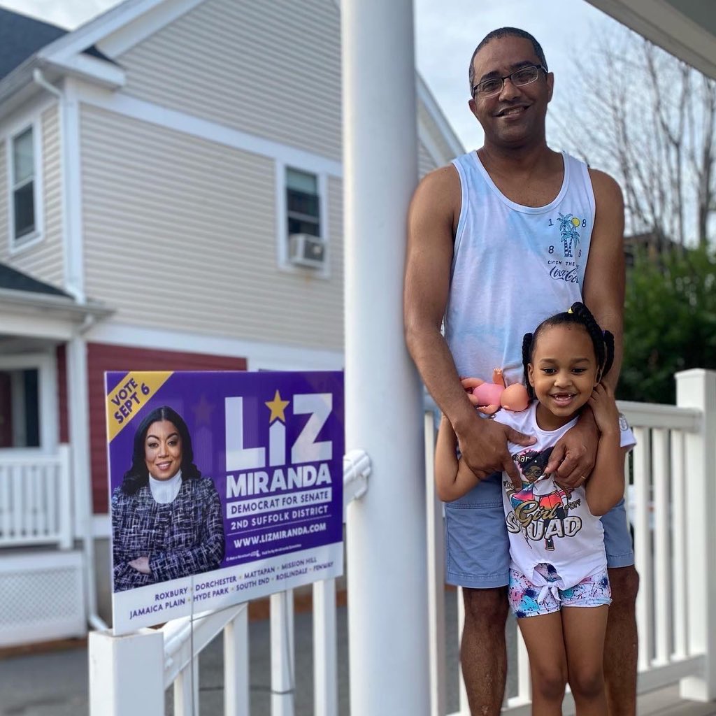 LizForBoston's tweet photo. #TeamLiz is working hard to deliver lawn signs across the district! Donβt forget to signup for yours here: https://t.co/rjuxTBadsC
If youβve requested yours, donβt worry, itβll be there soon! #LeadWithLiz #BrickByBrick https://t.co/HiDojt7ovc