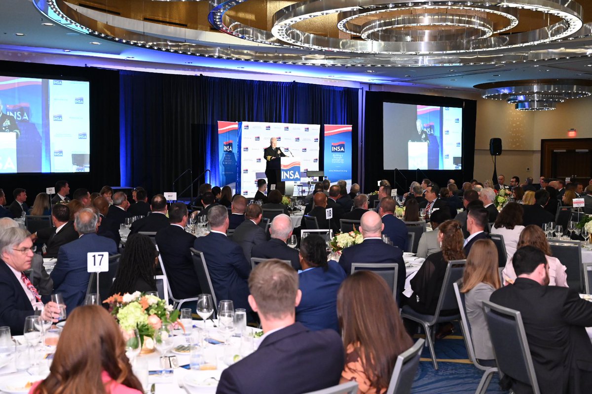 INSAlliance's tweet photo. It is a full house for our #INSALeadership dinner honoring @NGA_GEOINT Director VADM Frank Whitworth, USN. Topics of discussion include commercial #GEOINT, Project Maven, NGA West, and more! #ShowtheWay https://t.co/9V9kVfrNZ5