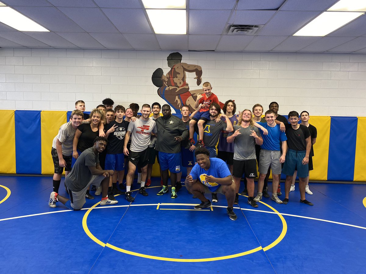 coach__Thomas66's tweet photo. Big Shout Out to @SEUFireWrestle🔥🔥🔥 🤼Big Thanks to Head Coach @Travis_Patrick for Stopping by the Pound 🏚🐶 today to check out our guys and our Program! @SeWrestle @MrPatMineo @Flpridewrestle @FCAWrestling @KabraWrestling 
#Polk  #CharacterBreedsCharacter #FuelTheFire https://t.co/6URDAeJg1P