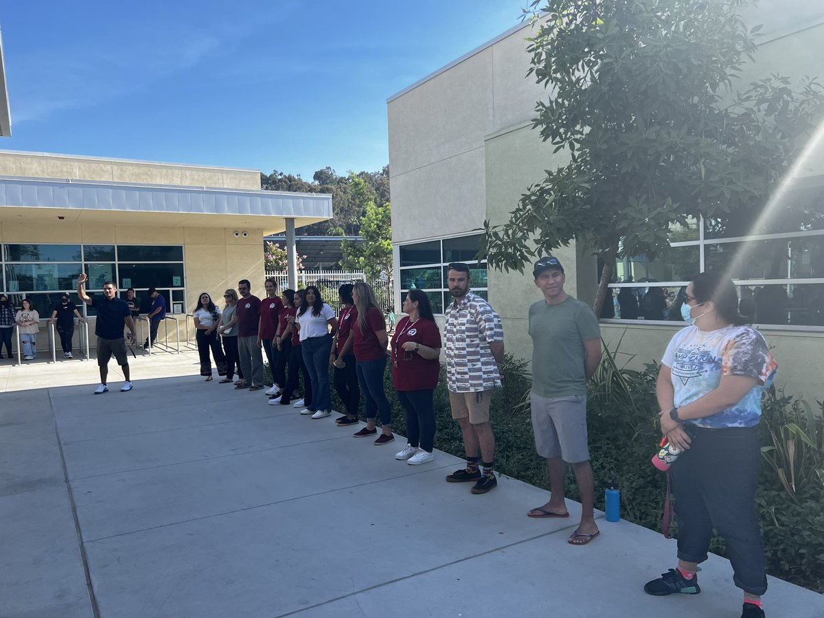 juliacruzf's tweet photo. Ice Cream meet & greet. Welcome back returning ๐บ Ss, welcome new ๐บ Ss!!! So great to see all these ๐ faces! @cajonvalleyusd
@bostoniahigh
@travislee_cvusd
@cvworldofwork
#alwaysalobo
#lobosinvestigate
#becurious
#youbelongcv
#cvwow https://t.co/m0uFD7BCM0