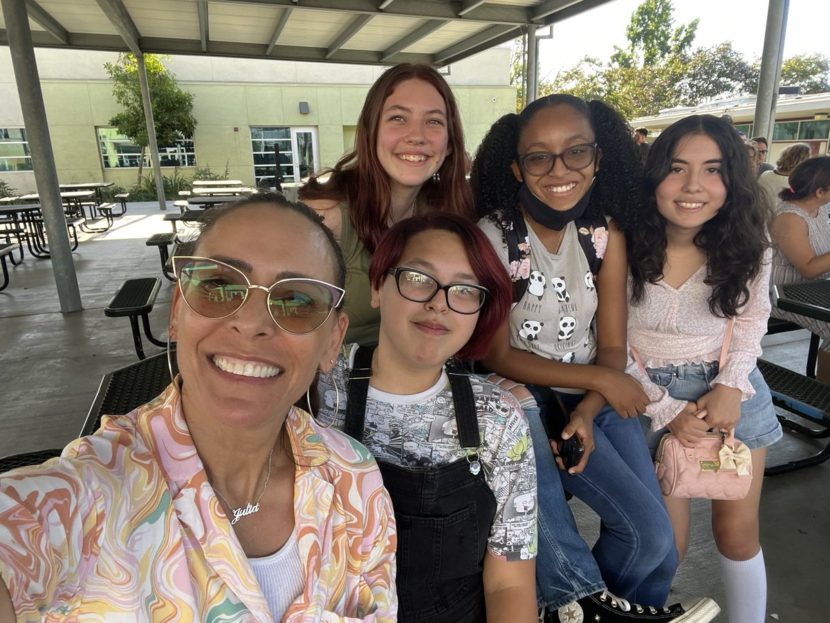 juliacruzf's tweet photo. Ice Cream meet & greet. Welcome back returning ๐บ Ss, welcome new ๐บ Ss!!! So great to see all these ๐ faces! @cajonvalleyusd
@bostoniahigh
@travislee_cvusd
@cvworldofwork
#alwaysalobo
#lobosinvestigate
#becurious
#youbelongcv
#cvwow https://t.co/m0uFD7BCM0
