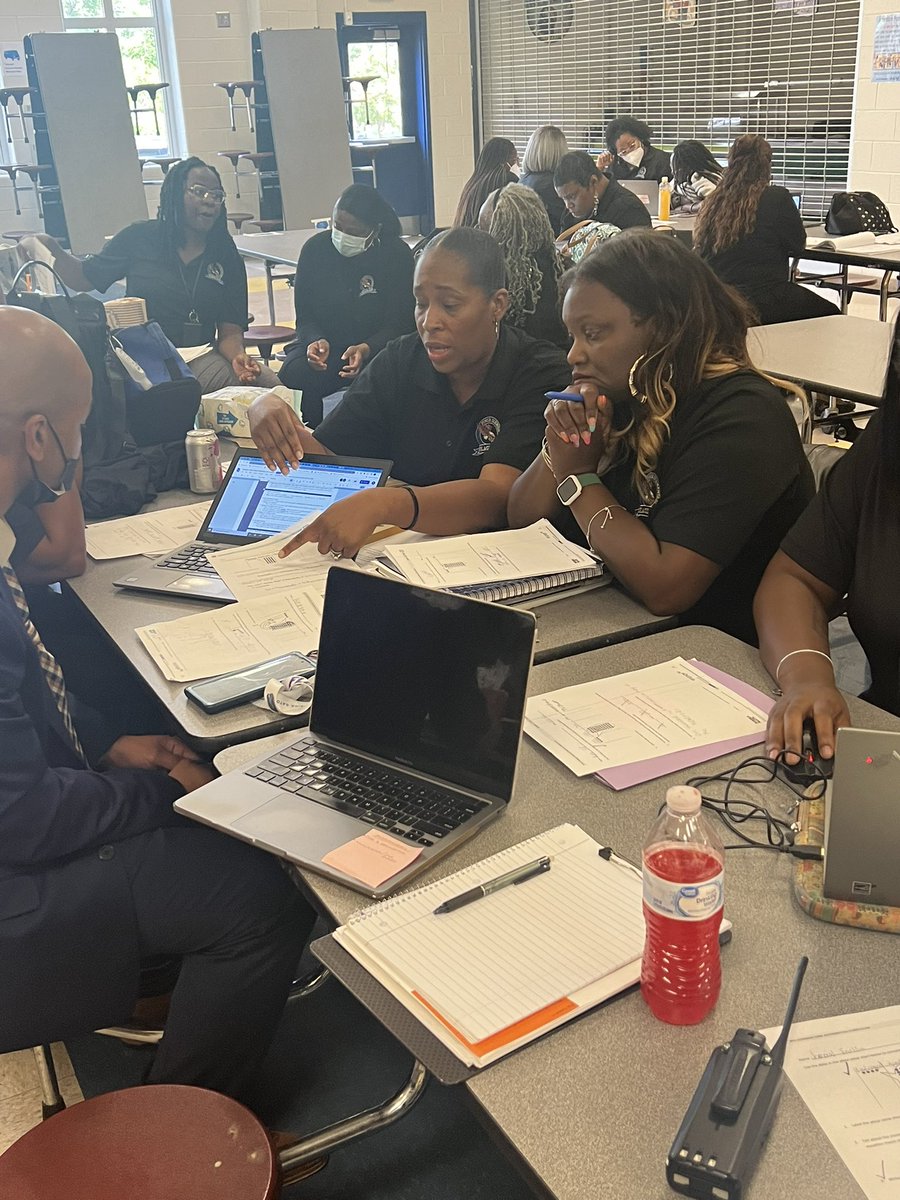DrTSpencer's tweet photo. #DataTeamTuesdays! 💪🏾 #Tier1Strong @APSFinchEagles #ItsGameTime 🔥❤️💪🏾💙 #TogetherWeWill #PowerInCollaboration @TommyUsherAPS @DrIsisM @apsupdate https://t.co/MVCENjVByU