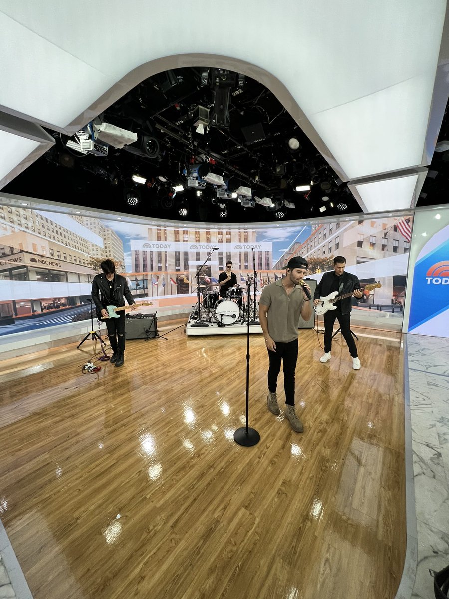 today show w/ <a href="/jakemiller/">Jake Miller</a> + the boys this morning :)