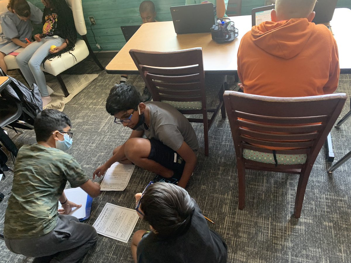 Day 2 of learning and these scholars are already rocking student choice stations! <a href="/StaffordSpartn/">Stafford Spartans</a> #FISDmadetoshine