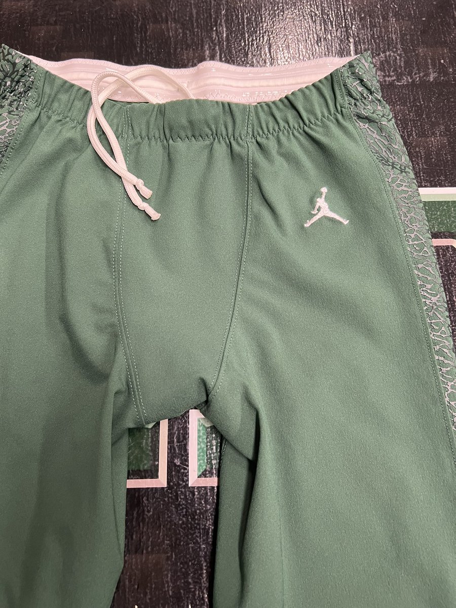 Jumpman, jumpman, Jumpman them boys up to something