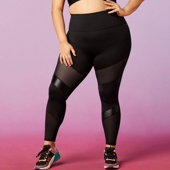 JFabulousPlus's tweet photo. So good I had to share! Check out all the items I'm loving on @Poshmarkapp from @_FrancesMolina #poshmark #fashion #style #shopmycloset #fabletics: https://t.co/cPE270PDjN https://t.co/OibRFMcsHx