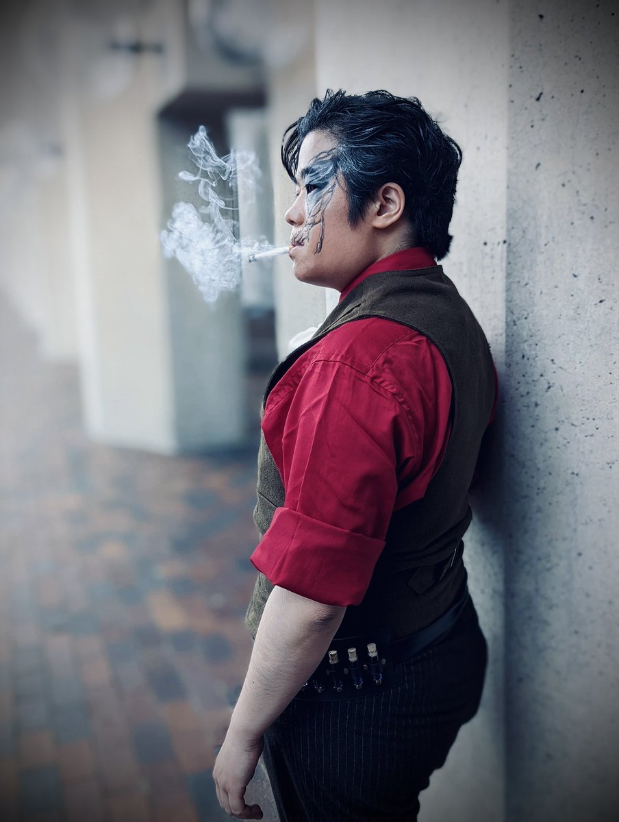 Smoking //

You say you’ve gone away from me
But I can feel you when you breathe

📷: <a href="/EmbyM97/">Em M.🏳️‍🌈🌹</a> 

#silco #arcane #arcanecosplay