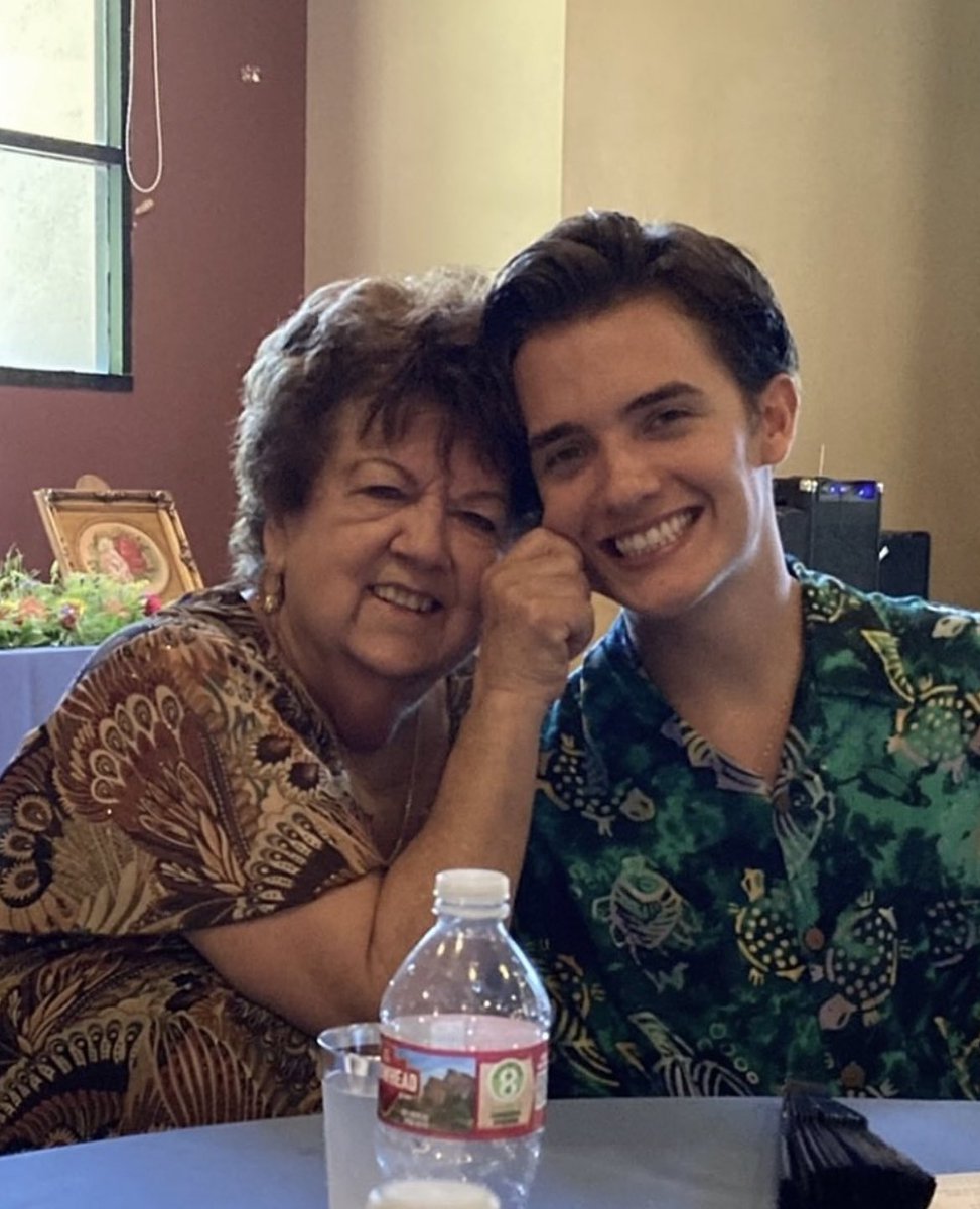 NUrreaBR's tweet photo. Que fofura! 💗 Todd, tio do Noah, postou essas fotos em seu Instagram da reunião de família que tiveram no último domingo. https://t.co/5ZKsEs38XF